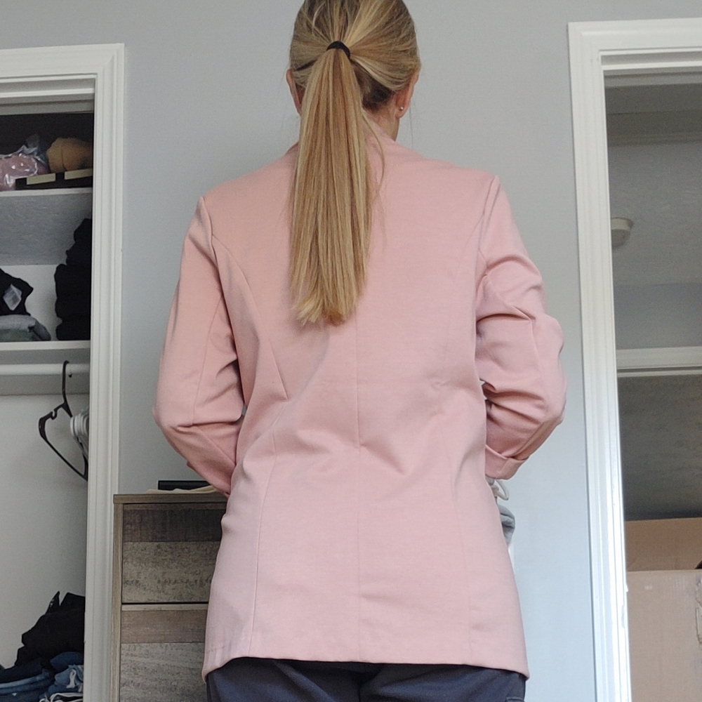 Pink blazer - Picture 2 of 10